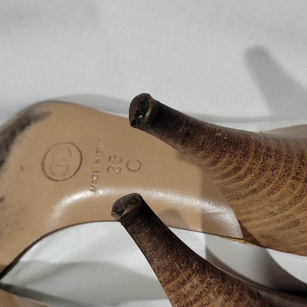 Chanel heel shoes  sz 35c - Picture 8 of 15